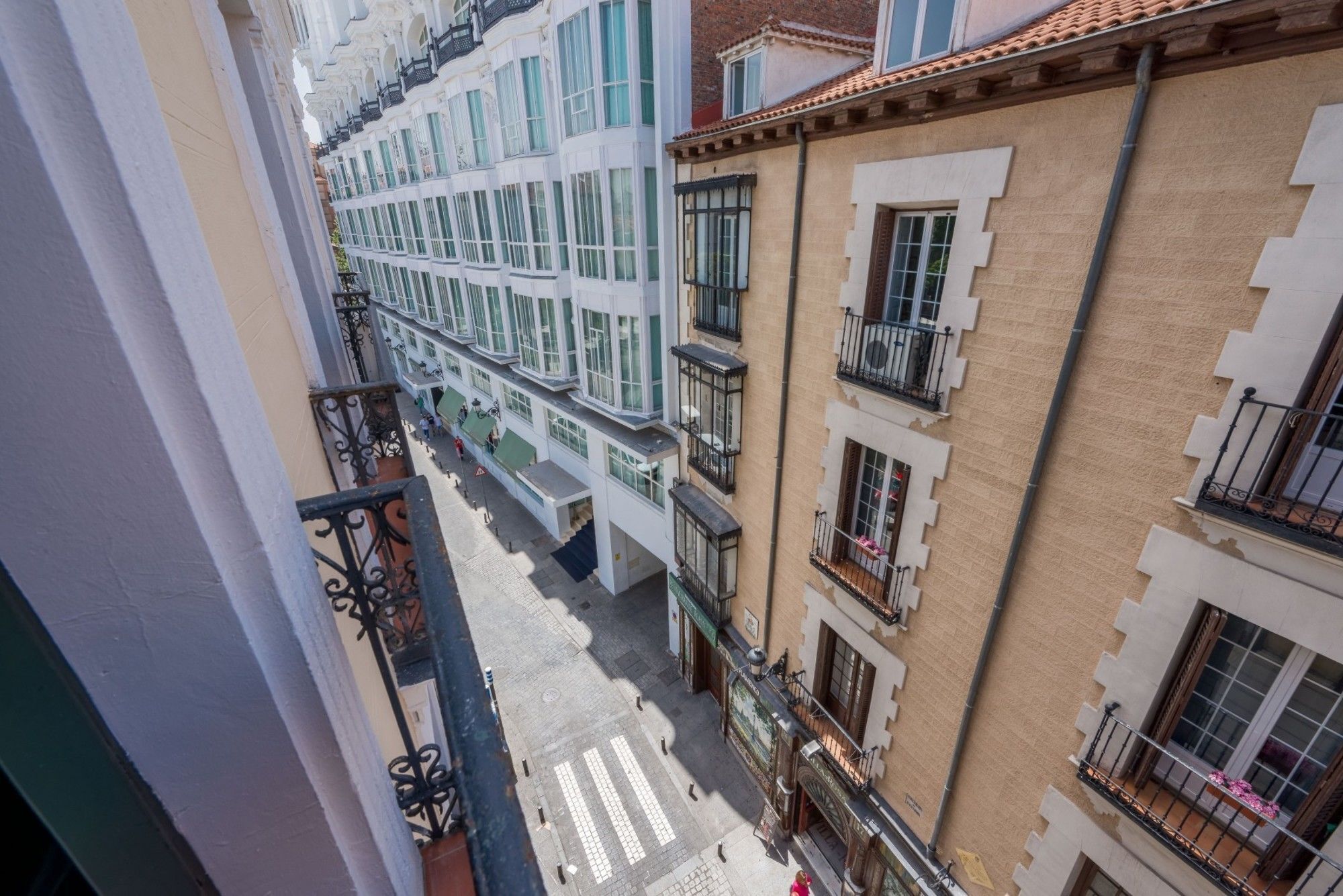 Apartamento - Barrio De Las Letras Madrid Bagian luar foto